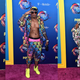 Illustration for article titled Looks Were All Over the Place at the Too Trendy 2018 Teen Choice Awardsem/em